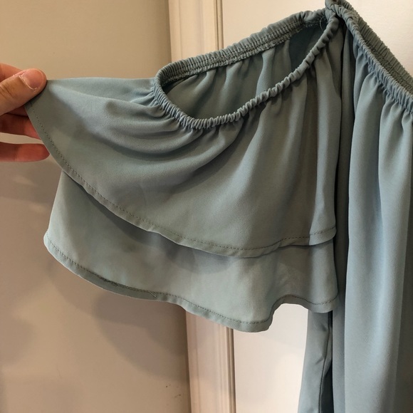 Blue notes off the shoulder top - Picture 3 of 3